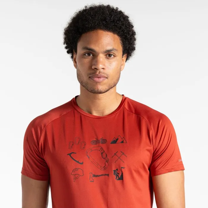 Dare 2b Graphic TShirts Tech TShirt Tuscan Red 8211 Men