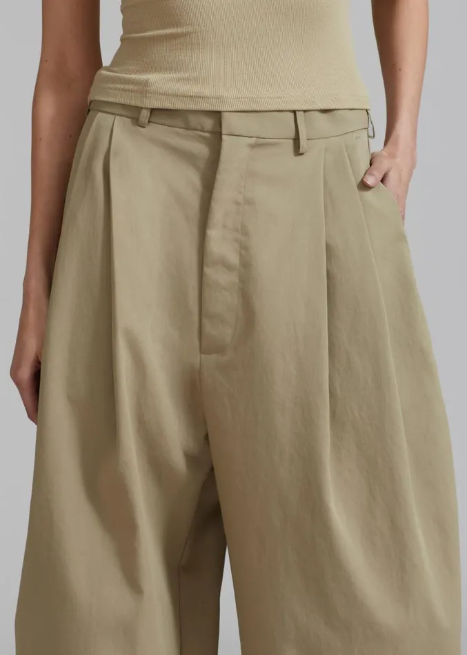 The Frankie Shop Effie Pleated Pants 8211 Khaki Women Clothing